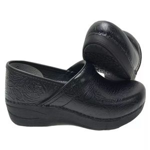 Dansko XP 2.0 EUR 37 Clogs Women’s Sz 6.5-7 Black Floral Tooled Slip Resistant
